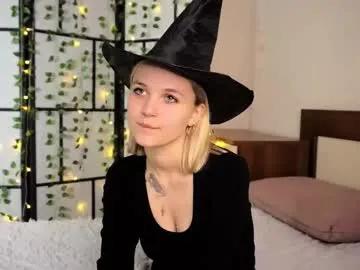 Freechat savannahshor on Chaturbate
