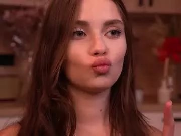 Freechat scarletmore on Chaturbate