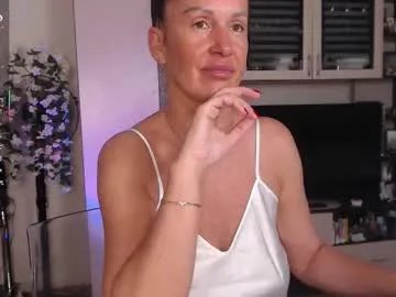 Freechat sheilaryan on Chaturbate