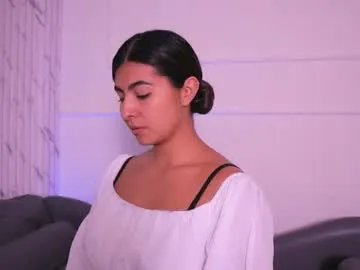 Freechat shelleymorell on Chaturbate