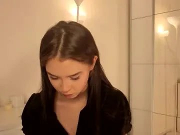 Freechat slyshypie on Chaturbate