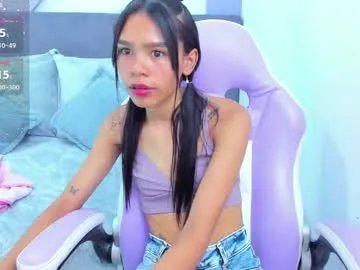 Freechat sofi_little2 on Chaturbate