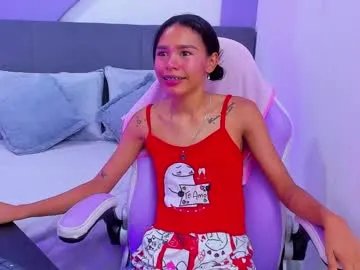 Freechat sofi_little2 on Chaturbate