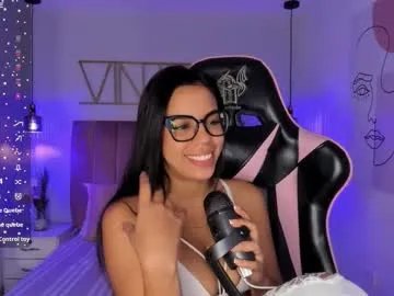 Freechat sophiaahill on Chaturbate