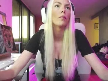 Freechat tinykylie on Chaturbate