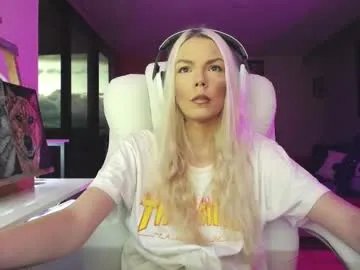 Freechat tinykylie on Chaturbate