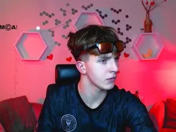 Freechat travis_wolf_ on Chaturbate