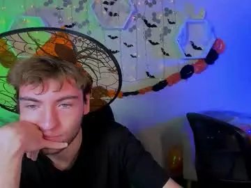 Freechat travis_wolf_ on Chaturbate