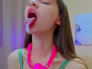 Freechat vikiberry on Chaturbate