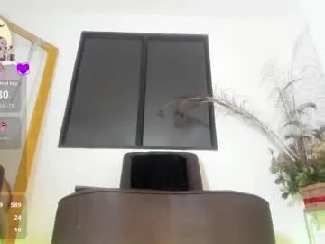 Freechat violetmontana on Chaturbate