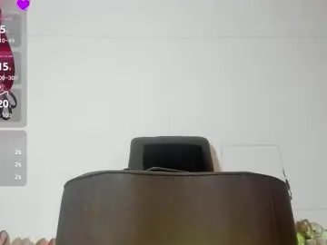 Freechat violetmontana on Chaturbate