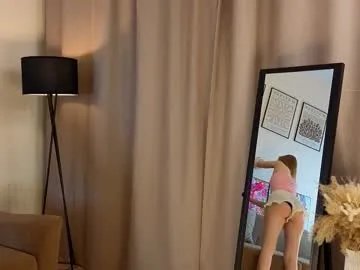 Freechat yangsperanza on Chaturbate