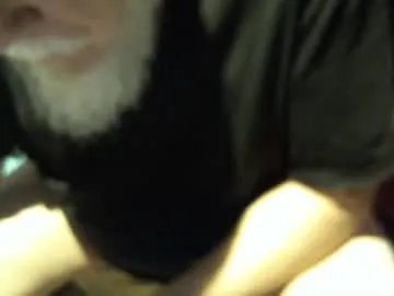 Freechat yellowsnakes on Chaturbate