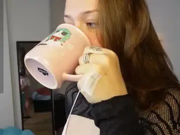 Freechat yess_kiki on Chaturbate