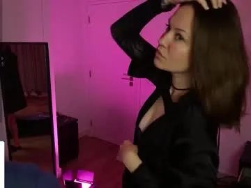 Freechat yess_kiki on Chaturbate