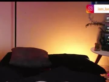 Freechat yourtoybella on Chaturbate