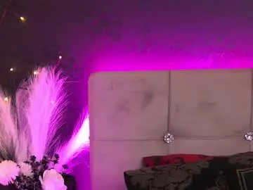 Freechat zoemesmerizee on Chaturbate