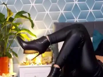 Freechat zoeylarkens on Chaturbate