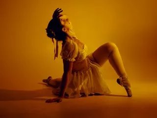 Offline QueenQadesh on Streamate