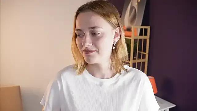 HollieCollelo on StripChat 