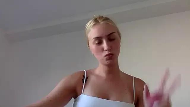 Kitty_Swetty on StripChat 
