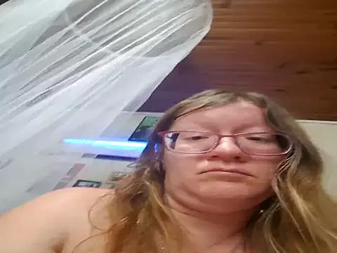 Lilirose-63 on StripChat 