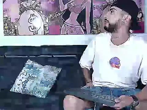 Lobocruzlatino15 on StripChat 