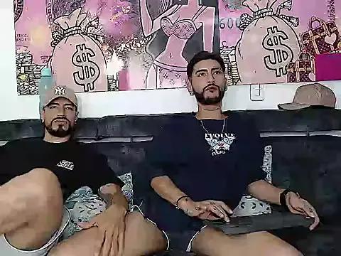Lobocruzlatino15 on StripChat 