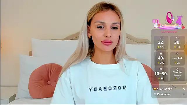 MissLoou on StripChat 