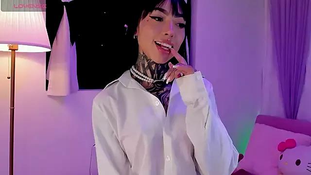NinaVall on StripChat 