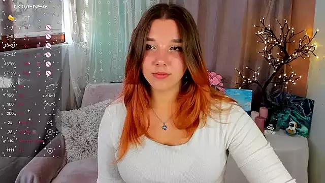 PenelopeOneGrey on StripChat 