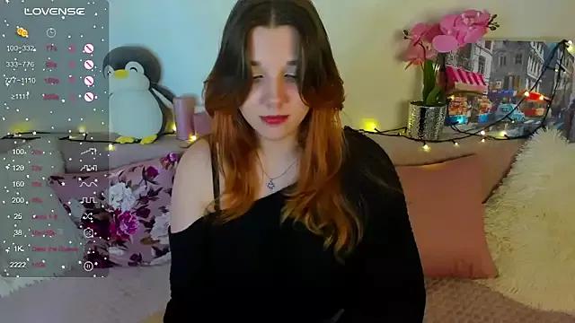 PenelopeOneGrey on StripChat 