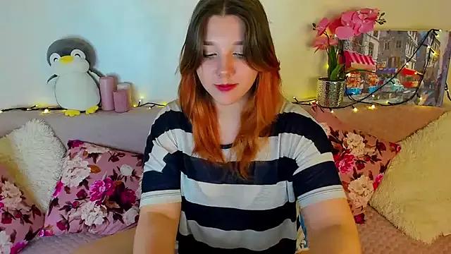 PenelopeOneGrey on StripChat 