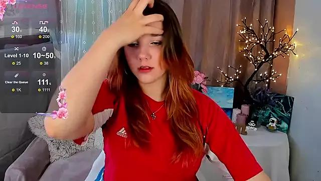 PenelopeOneGrey on StripChat 