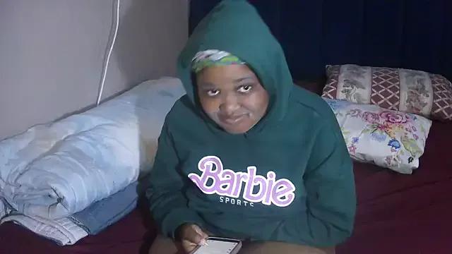 QUEENSHYNESS on StripChat 